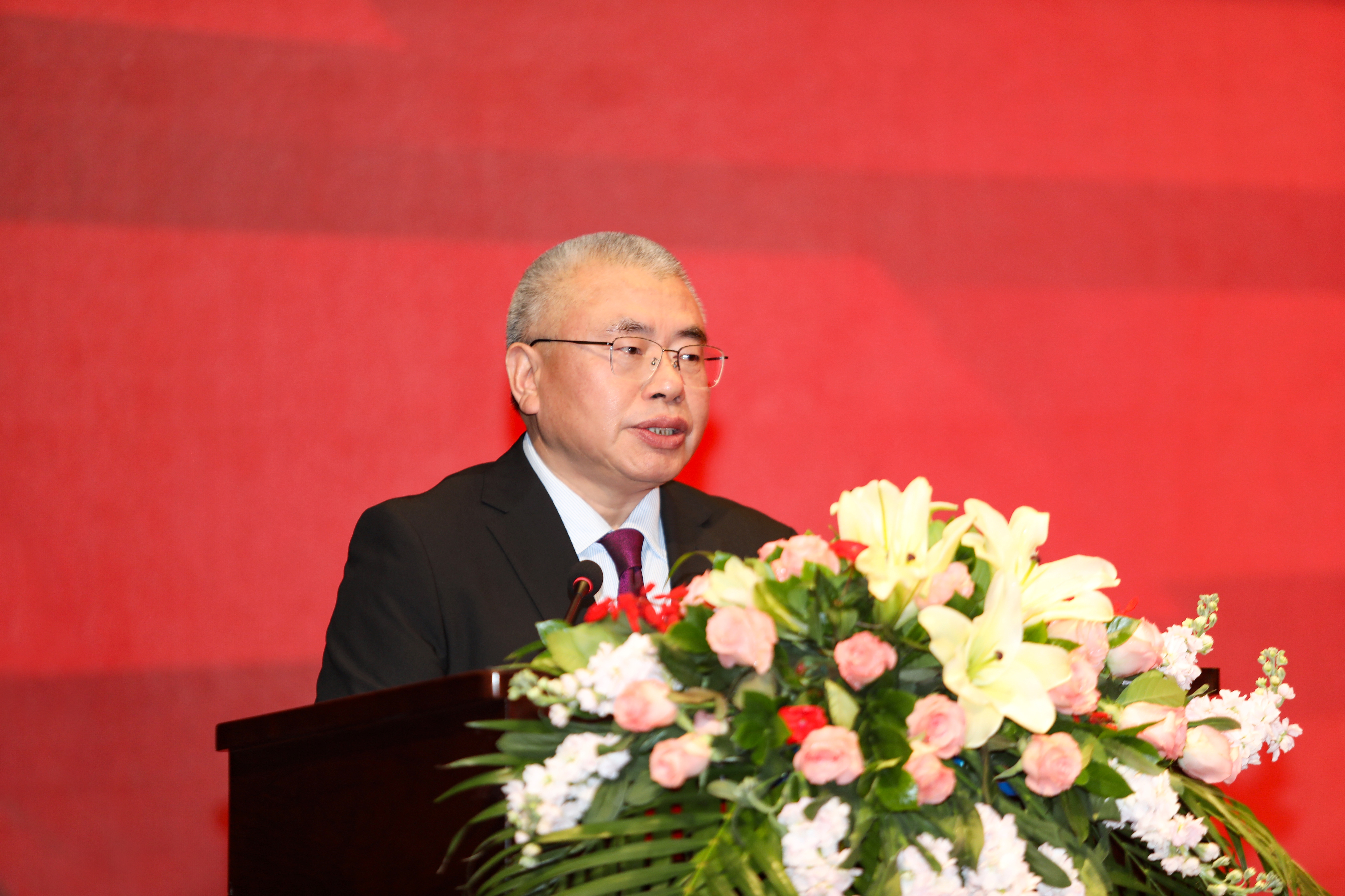 1.集团公司党委书记、董事长、总经理杨安国作大会致辞.JPG